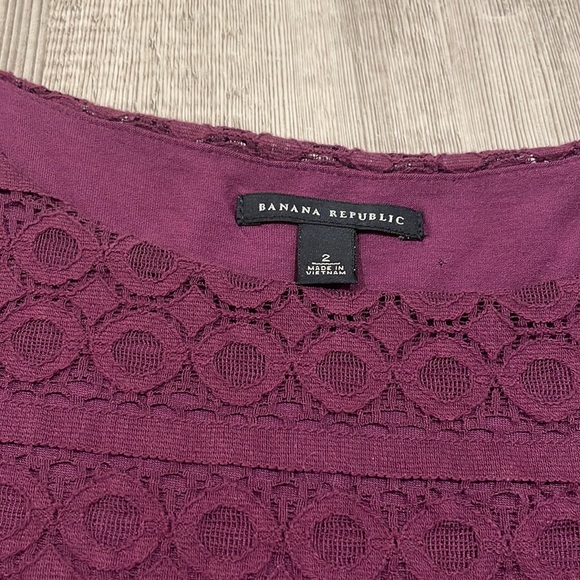 2 Fully Lined Lace Tops from Banana Republic - Picture 5 of 6
